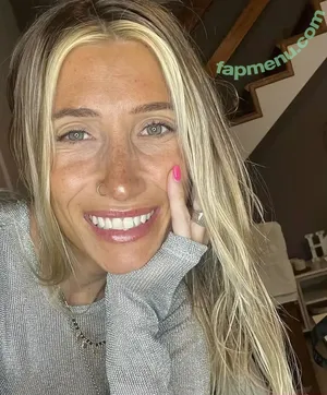 Sara Chediak / Sarichk nude photo #0012