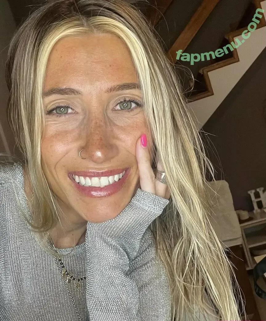 Sara Chediak nude photo #0012 (Sarichk)