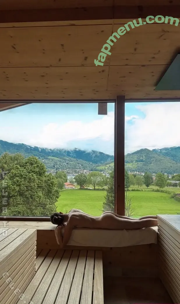 Sara Dokumaci nude photo #0074 (sara.d0ku / saradoku)