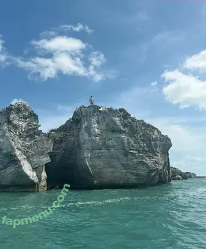 Sara Farrelll / sarafarrelll / thereal_mayafarrell nude photo #0097