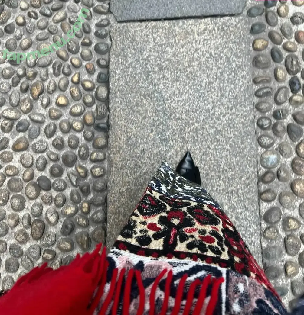 Sara Farrelll nude photo #0071 (sarafarrelll / thereal_mayafarrell)