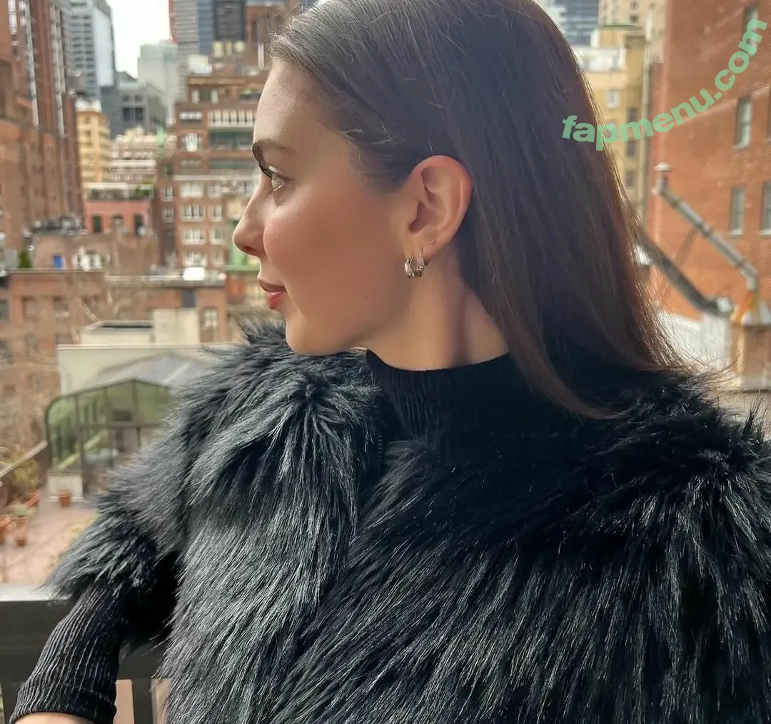 Sara Farrelll nude photo #0079 (sarafarrelll / thereal_mayafarrell)