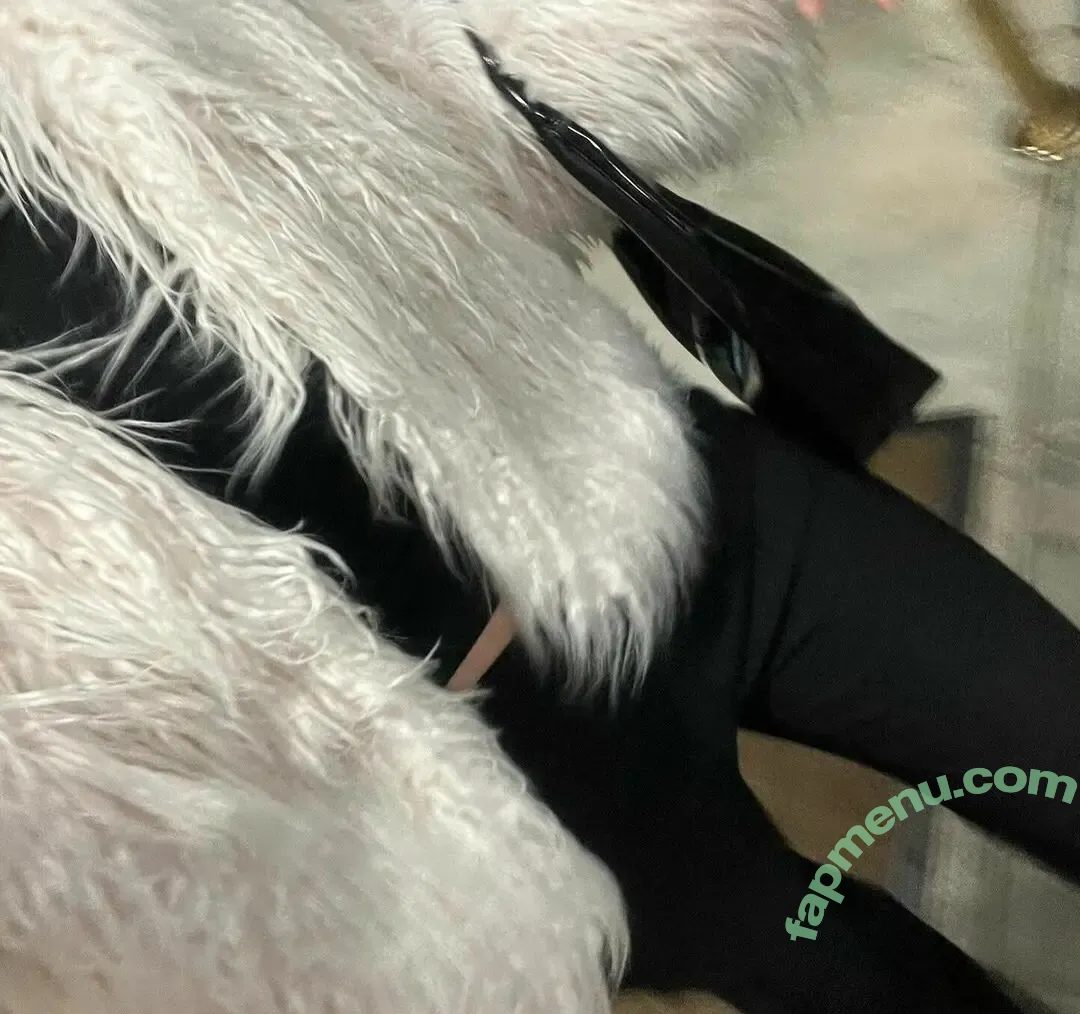 Sara Farrelll nude photo #0083 (sarafarrelll / thereal_mayafarrell)