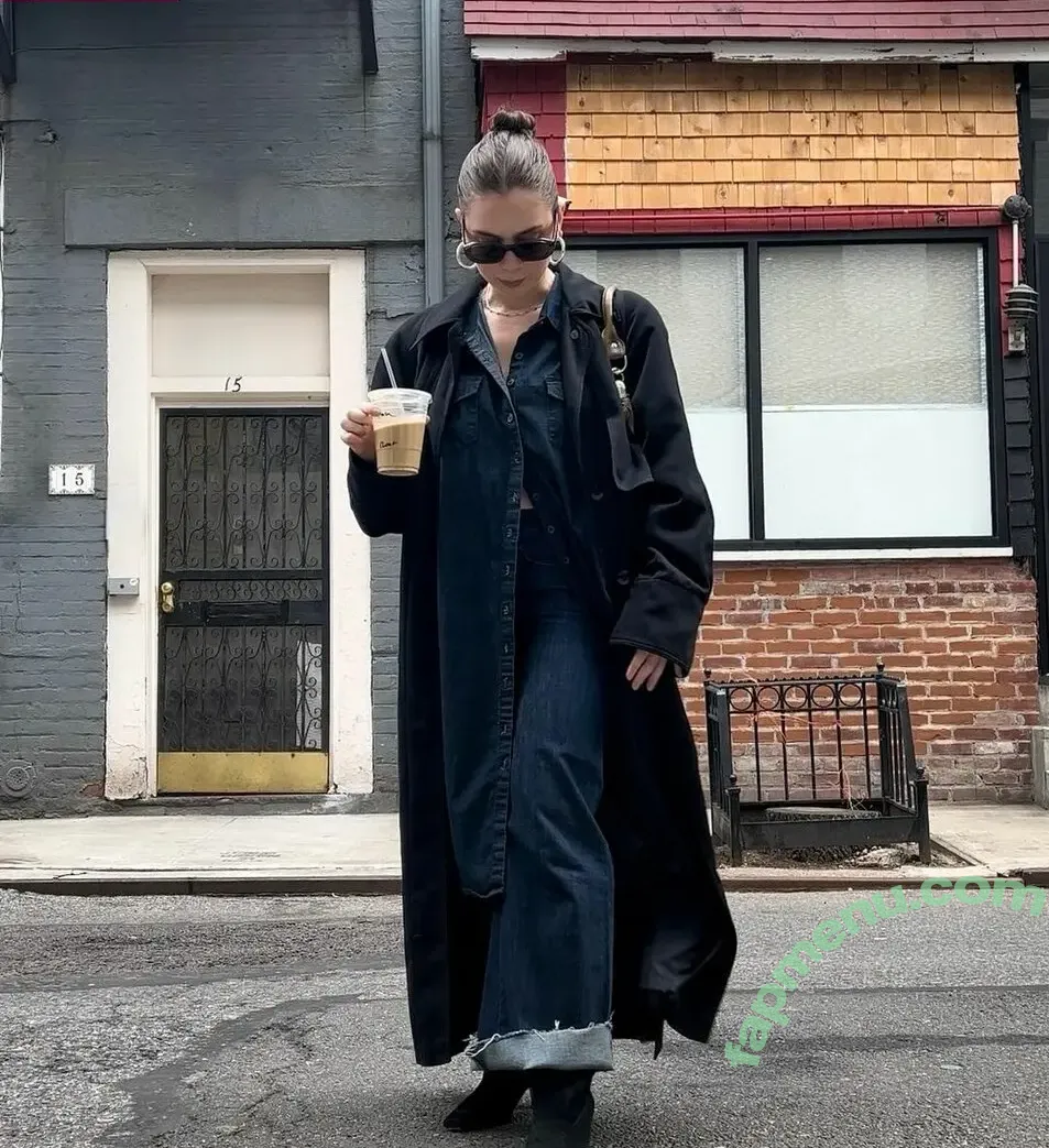 Sara Farrelll nude photo #0084 (sarafarrelll / thereal_mayafarrell)