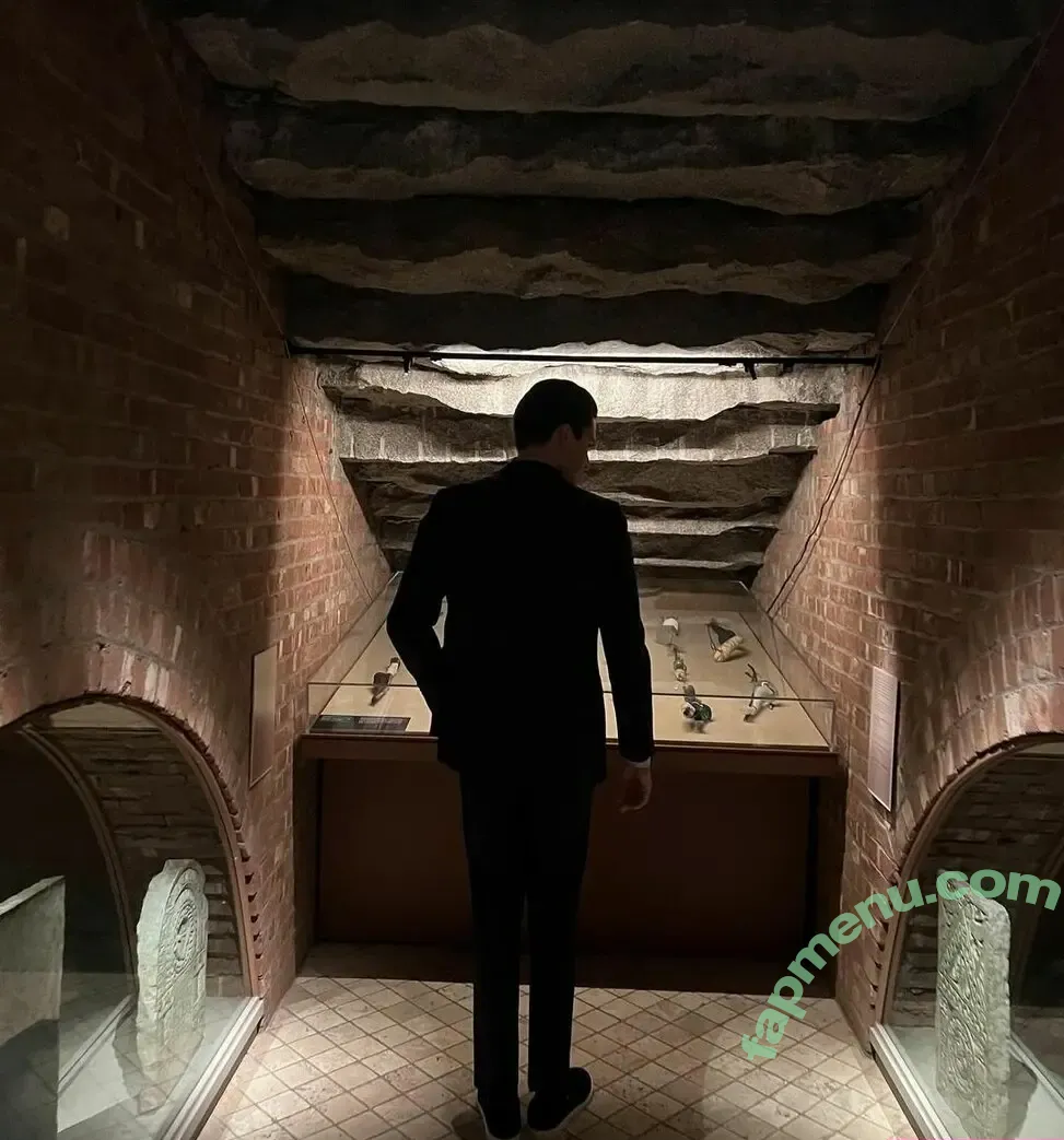 Sara Farrelll nude photo #0086 (sarafarrelll / thereal_mayafarrell)