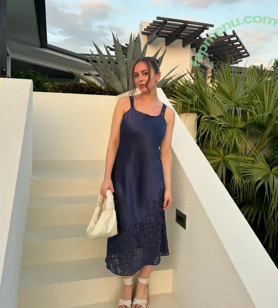 Sara Farrelll nude photo #0092 (sarafarrelll / thereal_mayafarrell)