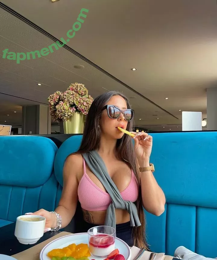 Sara Izquierdo nude photo #0129 (saraizquierd / vickyizquierdo)