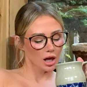 Sara Jean Underwood / saraunderwood nude photo #0003