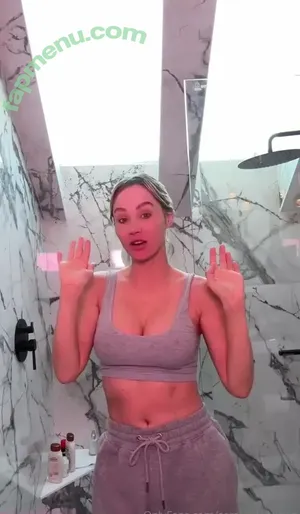 Sara Jean Underwood / saraunderwood nude photo #0019