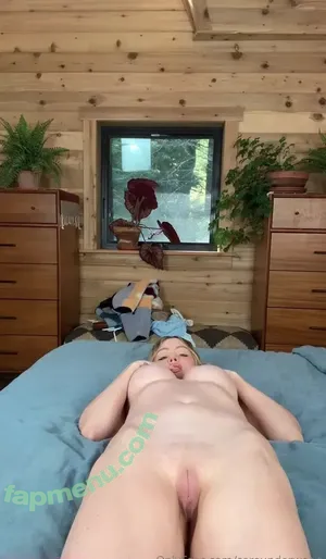 Sara Jean Underwood / saraunderwood nude photo #0042