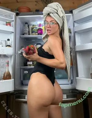 Sara Jean Underwood / saraunderwood nude photo #0120