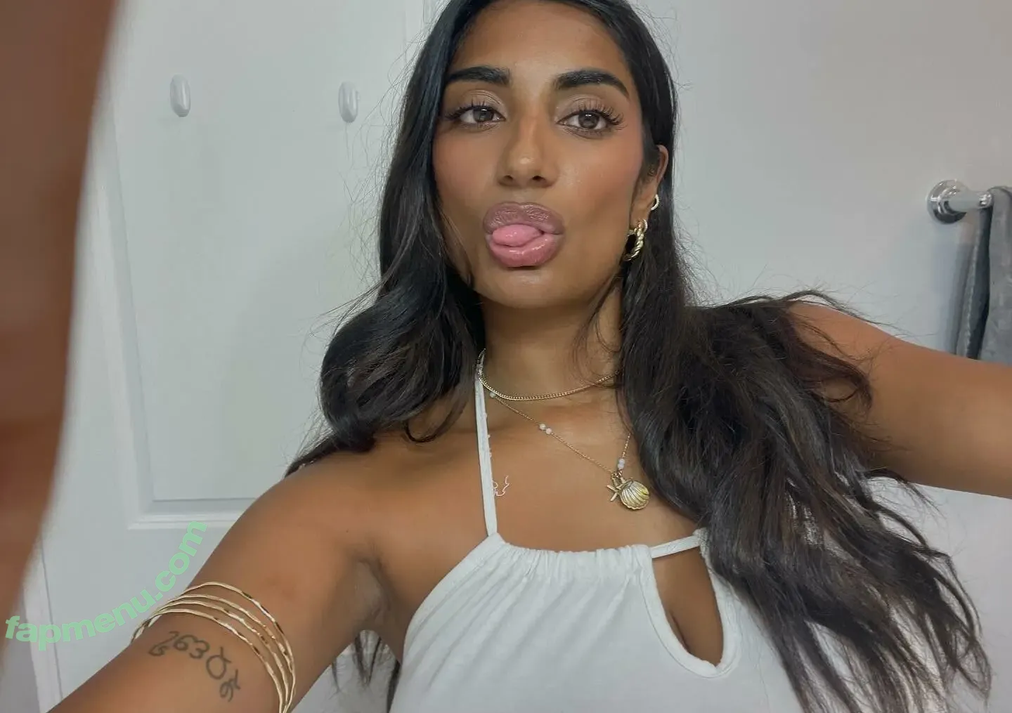 sara.kolls nude photo #0034 (sara.kolls)