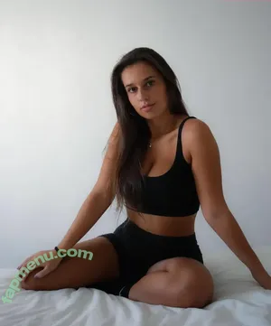 Sara Liso / saraaaliso nude photo #0033