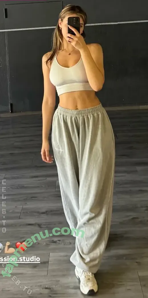 Sara Majorczyk nude photo #0028 (sara.bnxsis)