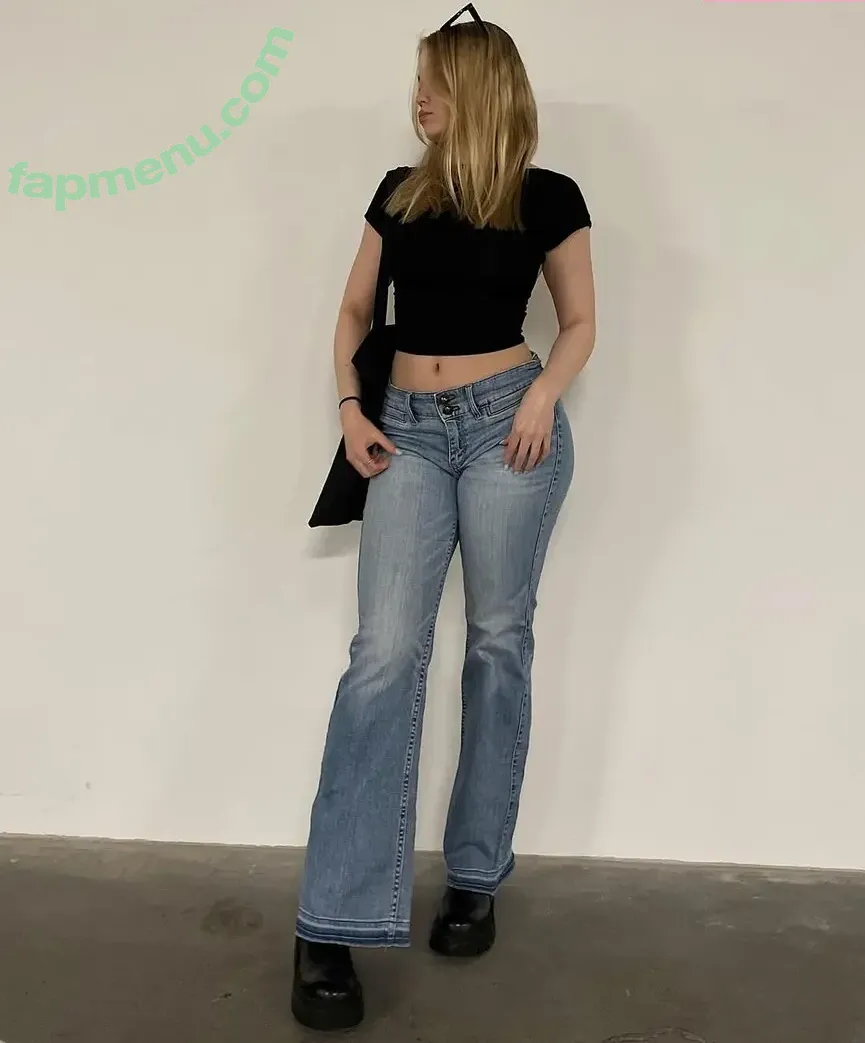 Sara Manner nude photo #0039 (sara.manner)