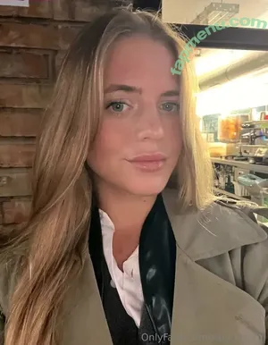 Sara Martin / sara.martin / sarammartin_ nude photo #0038