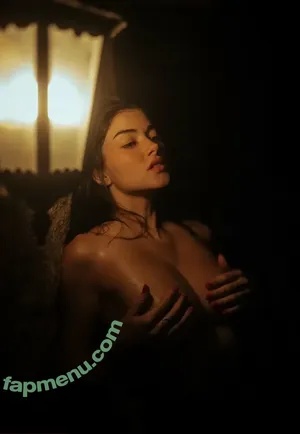 Sara Moratilla / Sara de Luz / SaraDeLuz / sara_mrtlla nude photo #0009