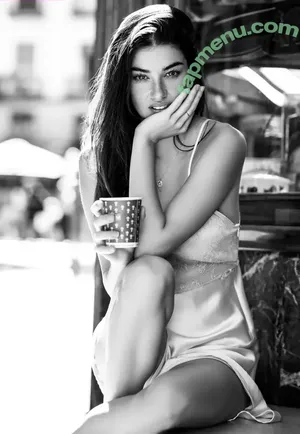 Sara Moratilla / Sara de Luz / SaraDeLuz / sara_mrtlla nude photo #0255