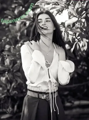 Sara Moratilla / Sara de Luz / SaraDeLuz / sara_mrtlla nude photo #0275