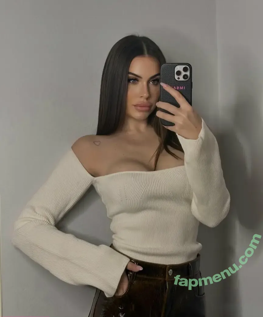 Sara Riccardi nude photo #0015 (iamsara_r)