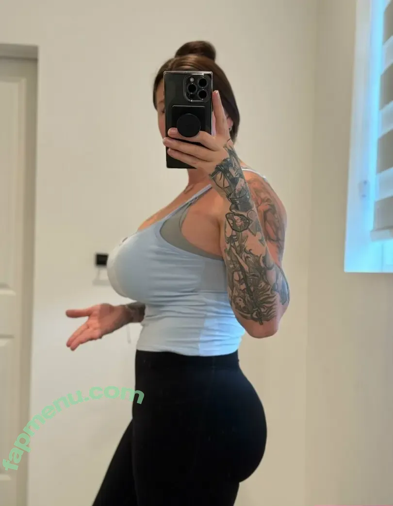 Sara Riley nude photo #0019 (BadAssMommy / badassmommyttv)