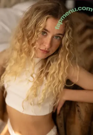 Sara russek / JonasHaid nude photo #0060