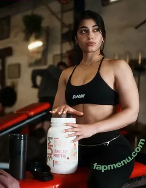 Sara Saffari / sara_saffari / sarasaffari__ nude photo #1087