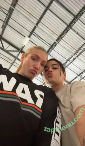 Sara Saffari / sara_saffari / sarasaffari__ nude photo #1099