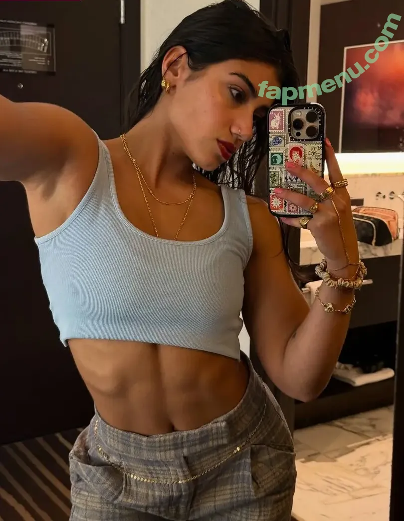 Sara Saffari nude photo #1013 (sara_saffari / sarasaffari__)