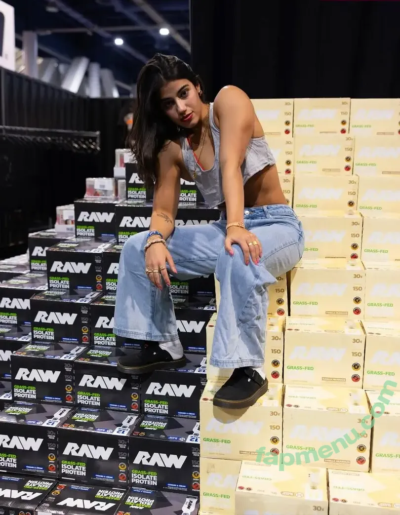 Sara Saffari nude photo #1030 (sara_saffari / sarasaffari__)