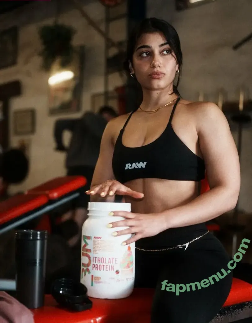 Sara Saffari nude photo #1087 (sara_saffari / sarasaffari__)