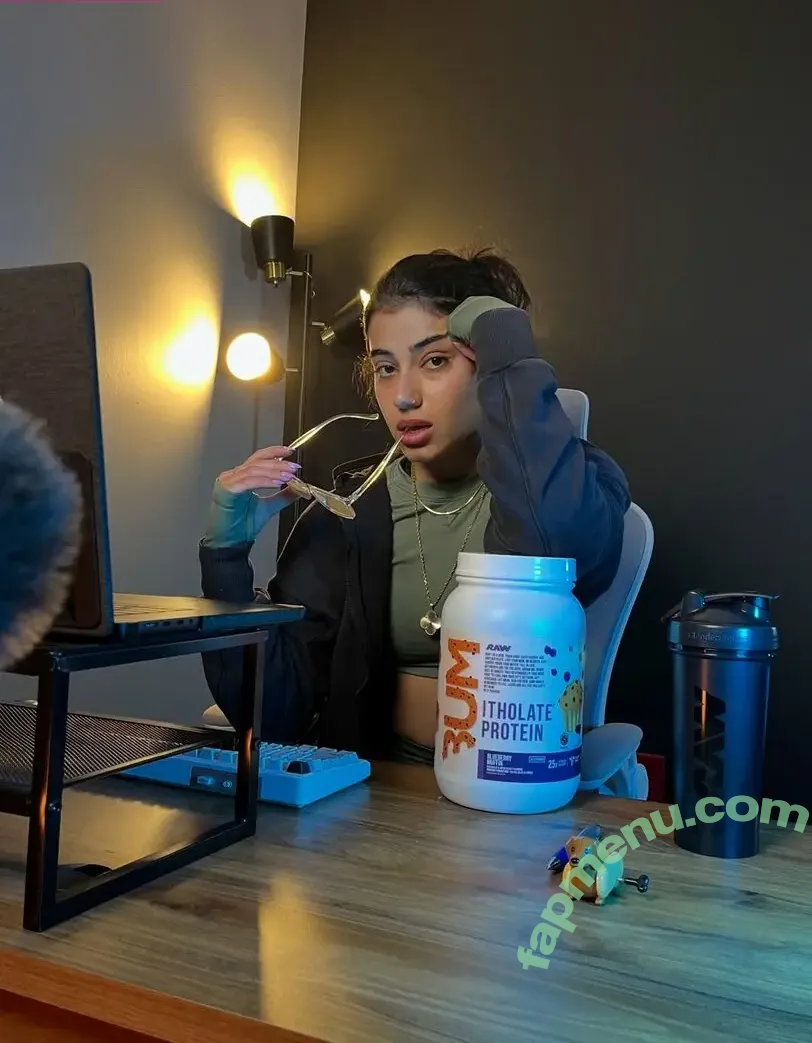 Sara Saffari nude photo #1088 (sara_saffari / sarasaffari__)