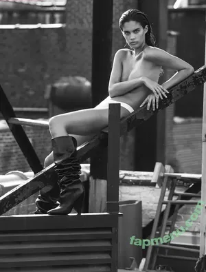 Sara Sampaio / SaraSampaio nude photo #0629