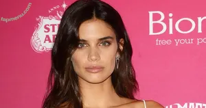 Sara Sampaio / SaraSampaio nude photo #0695
