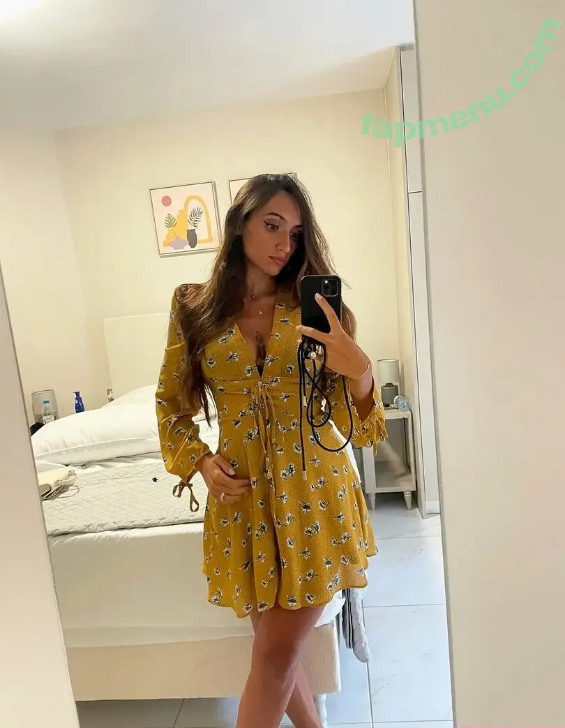 Sara Secciss nude photo #0106 (sara_secciss / sarapiras)