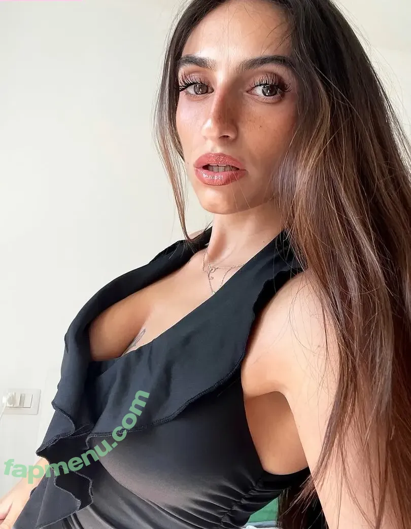 Sara Secciss nude photo #0109 (sara_secciss / sarapiras)