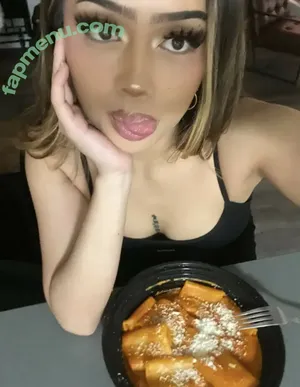 Sara Sheehan / sarasheehan / thelifeofsara_ nude photo #0059