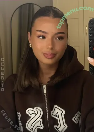 Sara.xts nude photo #0026