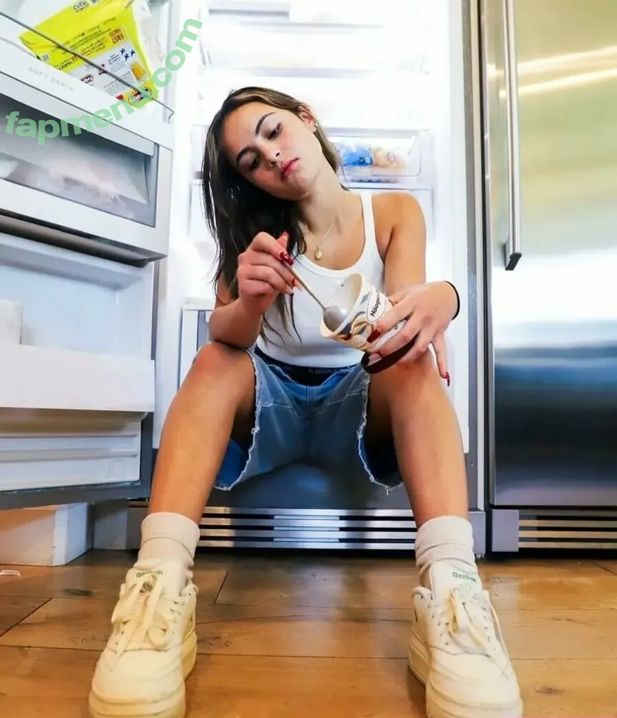 Sarabella Harris nude photo #1080 (iamsarahharris / sarabellaharriss / sexiisariii777)