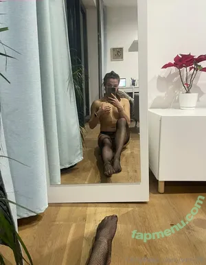  nude photo #0004