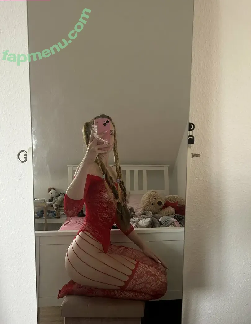 Saraguitan nude photo #0108 (Saraguitann / saraguitian / saraguitiann)