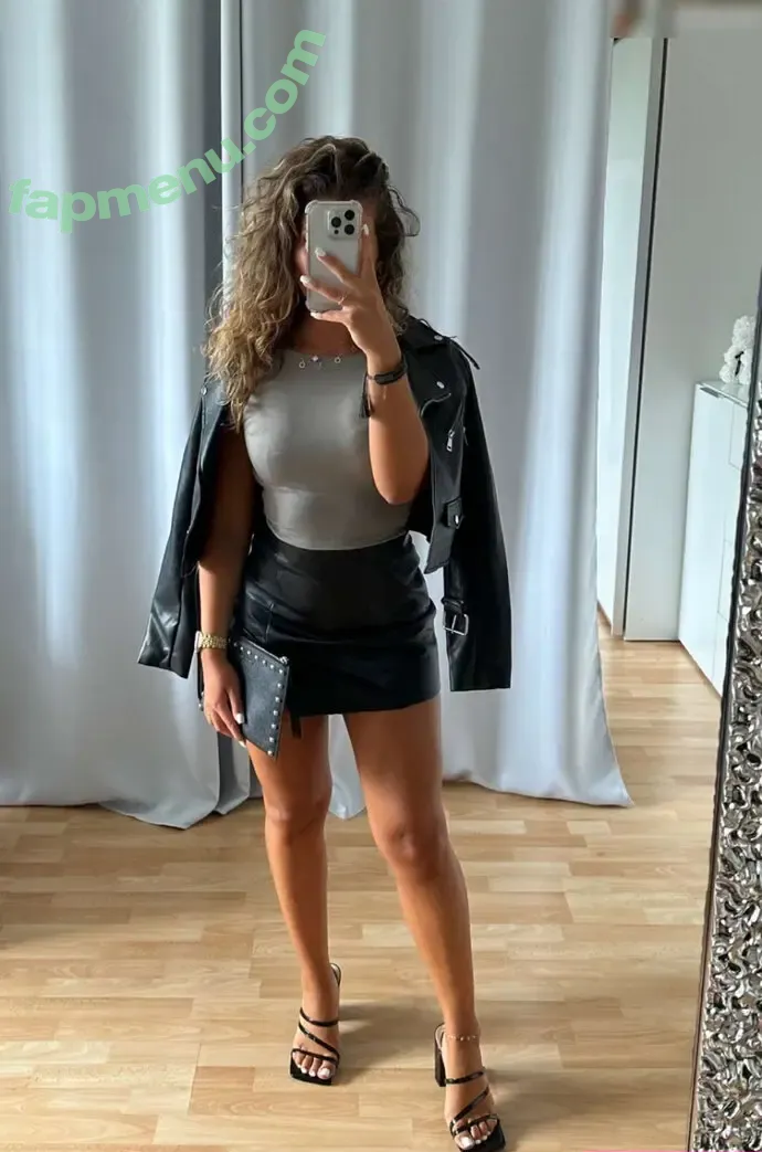 Sarah.anca nude photo #0209 (Sarah.anca)