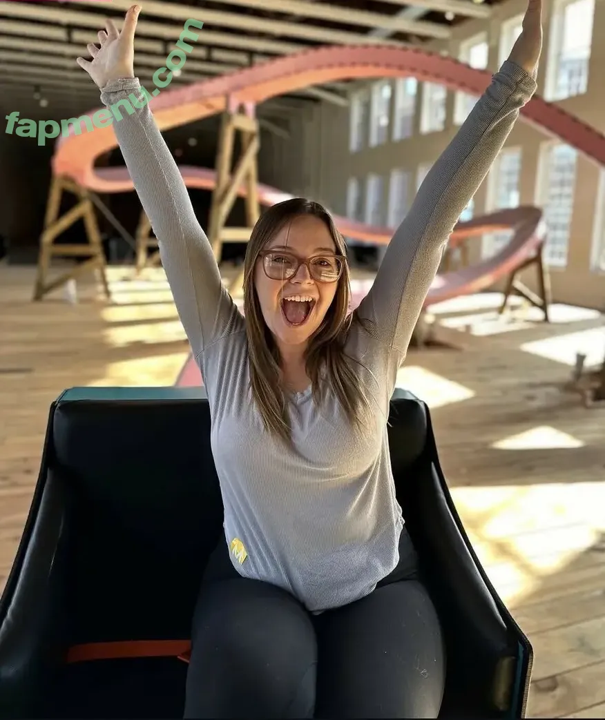 Sarah Anderson nude photo #0015 (SarahFromCS)