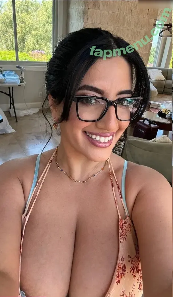 Sarah Arabic nude photo #0103 (SarahArabic / arabicslavegirl / sarah.arabic)