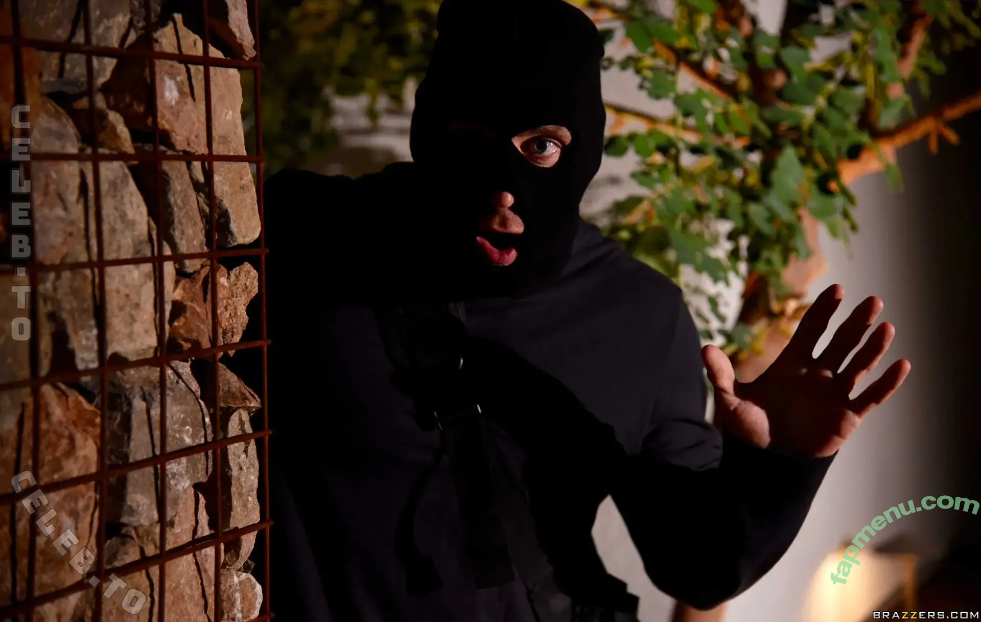 Sarah Banks nude photo #0211 (realSarahbanks / sarahbanks / thesarahbankx / thesarahbnkx)