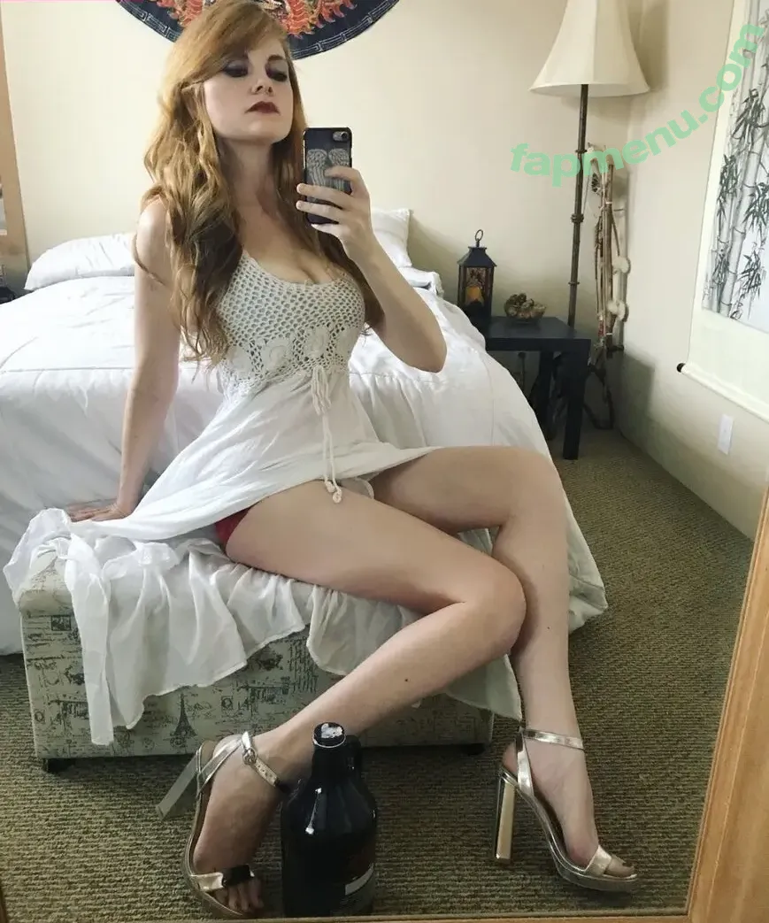 Sarah Beattie nude photo #0031 (Nachosarah)