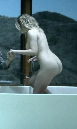 Sarah Bolger / sarahbolger nude photo #0005