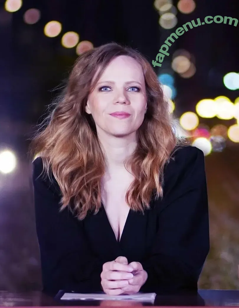 Sarah Bosetti nude photo #0012 (sarahbosetti)