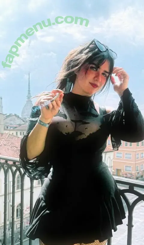 Sarahbustani nude photo #0031 (Sarah Bustani / sarahbustani69)