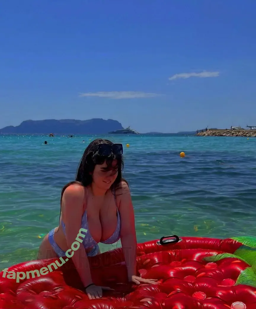 Sarahbustani nude photo #0035 (Sarah Bustani / sarahbustani69)